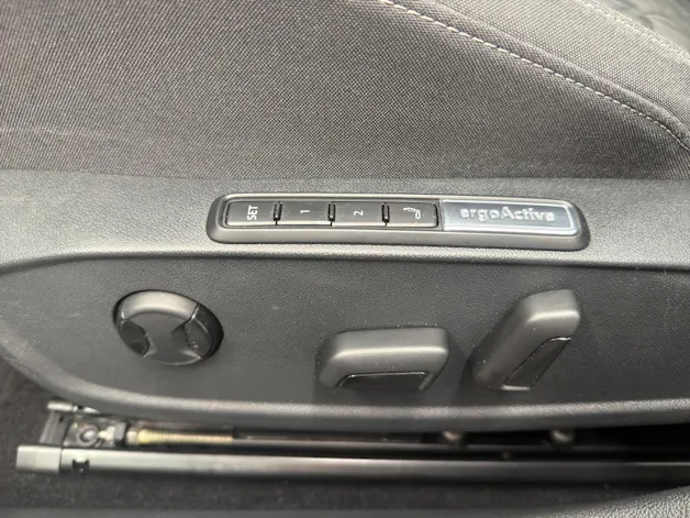 VW Golf VIII 2.0 TSI Style DSG