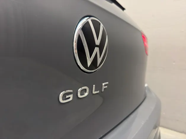 VW Golf VIII 2.0 TSI Style DSG