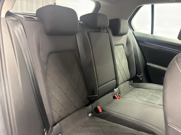 VW Golf VIII 2.0 TSI Style DSG
