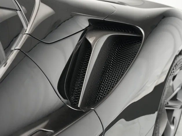 FERRARI SF90 Spider *CH-Fahrzeug* *Nero Daytona* *Carbon*
