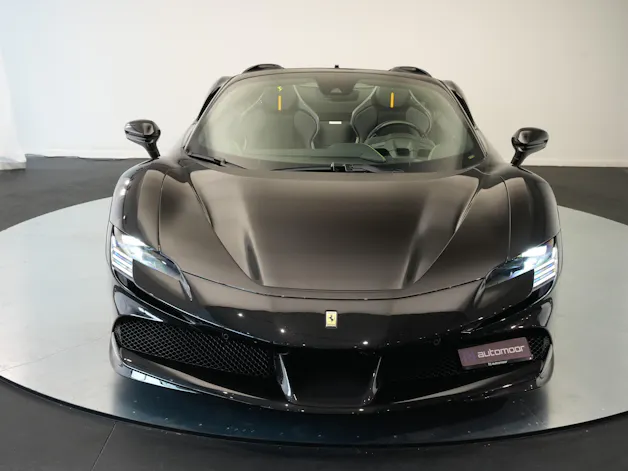 FERRARI SF90 Spider *CH-Fahrzeug* *Nero Daytona* *Carbon*