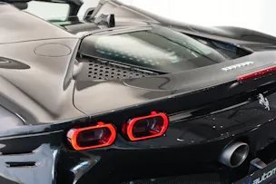 FERRARI SF90 Spider *CH-Fahrzeug* *Nero Daytona* *Carbon*