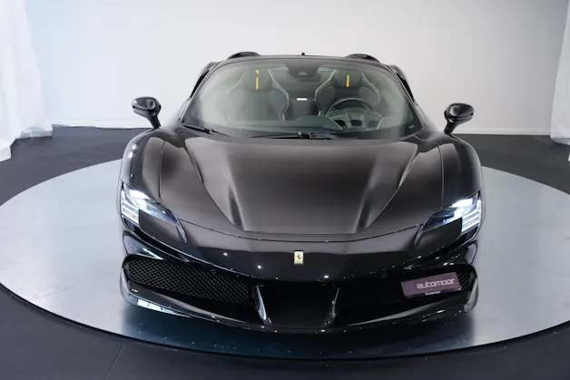 FERRARI SF90 Spider *CH-Fahrzeug* *Nero Daytona* *Carbon*