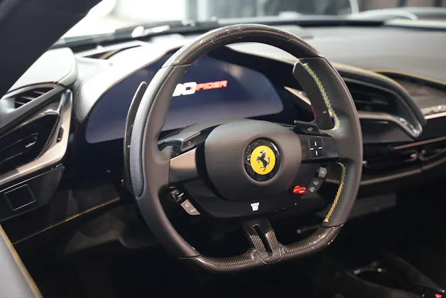 FERRARI SF90 Spider *CH-Fahrzeug* *Nero Daytona* *Carbon*