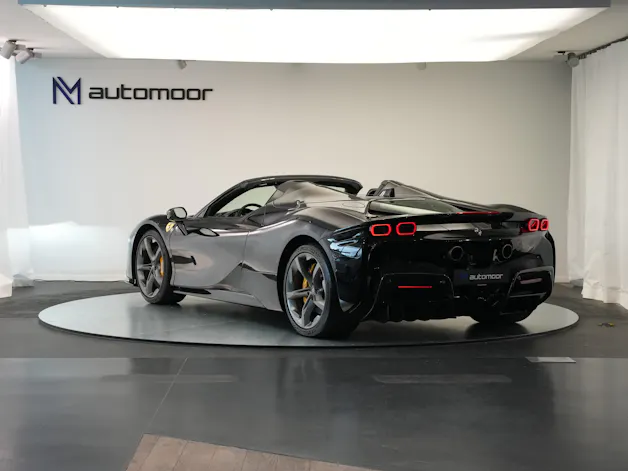 FERRARI SF90 Spider *CH-Fahrzeug* *Nero Daytona* *Carbon*