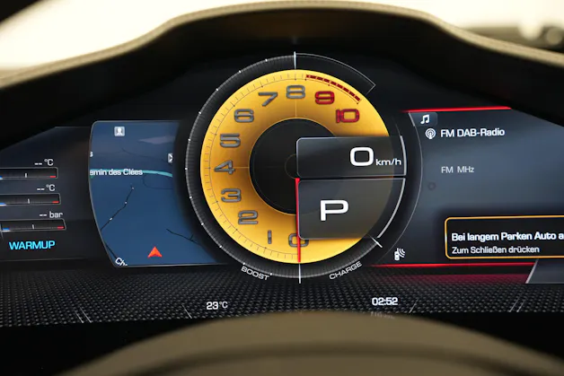 FERRARI SF90 Spider *CH-Fahrzeug* *Nero Daytona* *Carbon*