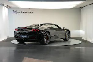 FERRARI SF90 Spider *CH-Fahrzeug* *Nero Daytona* *Carbon*