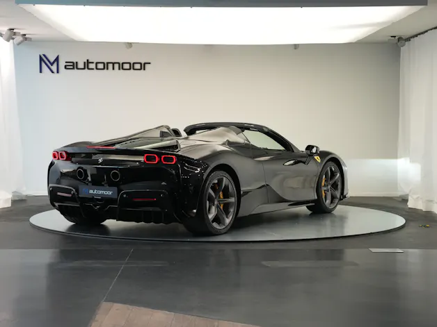 FERRARI SF90 Spider *CH-Fahrzeug* *Nero Daytona* *Carbon*