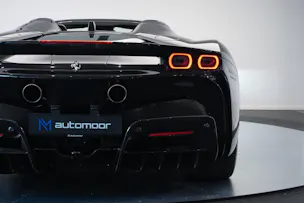 FERRARI SF90 Spider *CH-Fahrzeug* *Nero Daytona* *Carbon*