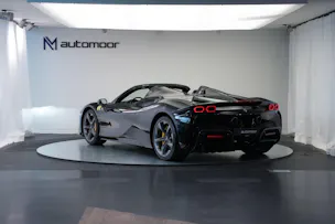 FERRARI SF90 Spider *CH-Fahrzeug* *Nero Daytona* *Carbon*