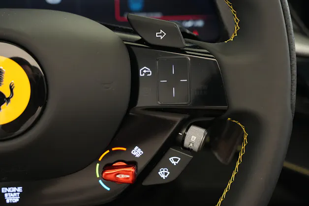 FERRARI SF90 Spider *CH-Fahrzeug* *Nero Daytona* *Carbon*