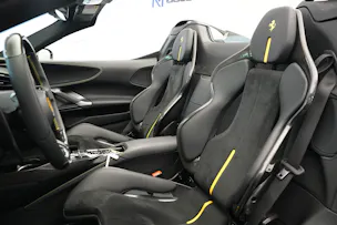 FERRARI SF90 Spider *CH-Fahrzeug* *Nero Daytona* *Carbon*