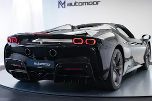 FERRARI SF90 Spider *CH-Fahrzeug* *Nero Daytona* *Carbon*