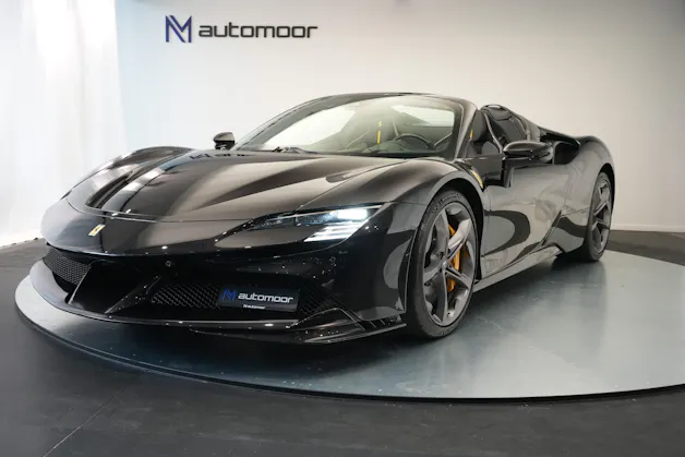 FERRARI SF90 Spider *CH-Fahrzeug* *Nero Daytona* *Carbon*