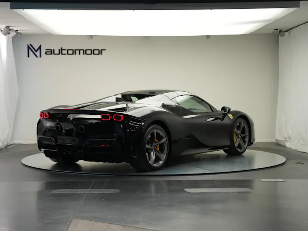 FERRARI SF90 Spider *CH-Fahrzeug* *Nero Daytona* *Carbon*