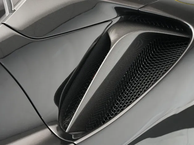 FERRARI SF90 Spider *CH-Fahrzeug* *Nero Daytona* *Carbon*