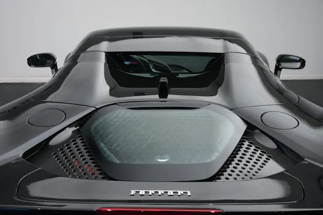 FERRARI SF90 Spider *CH-Fahrzeug* *Nero Daytona* *Carbon*