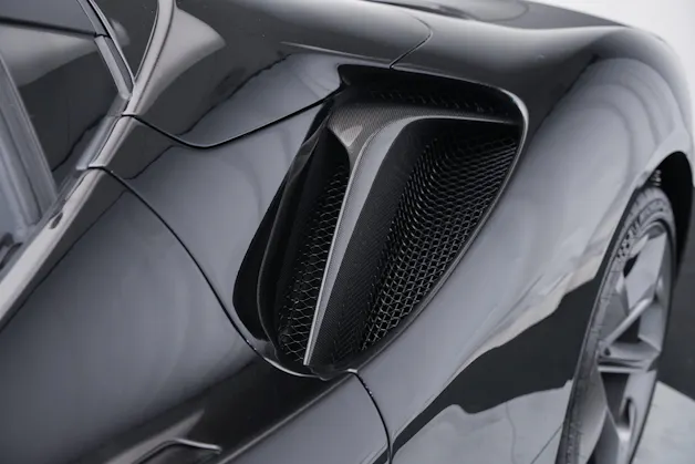 FERRARI SF90 Spider *CH-Fahrzeug* *Nero Daytona* *Carbon*