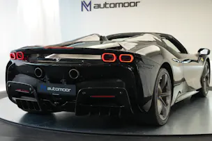 FERRARI SF90 Spider *CH-Fahrzeug* *Nero Daytona* *Carbon*