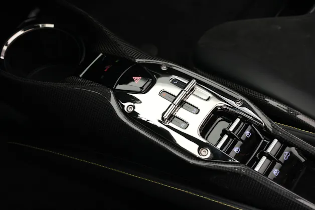 FERRARI SF90 Spider *CH-Fahrzeug* *Nero Daytona* *Carbon*