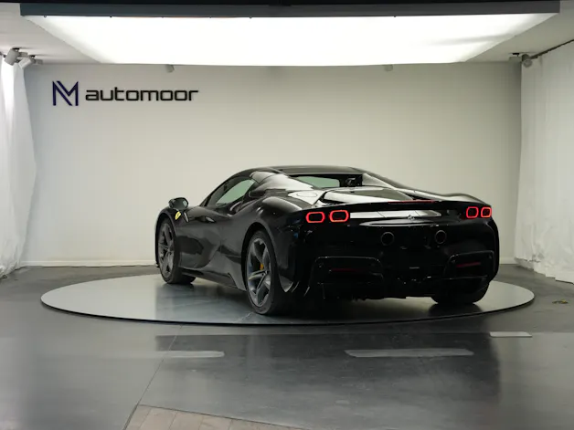 FERRARI SF90 Spider *CH-Fahrzeug* *Nero Daytona* *Carbon*