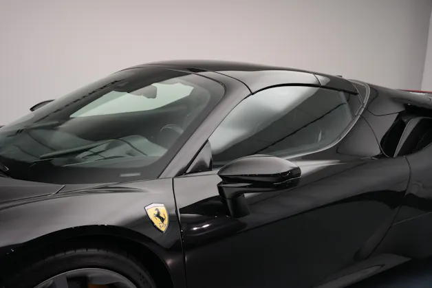 FERRARI SF90 Spider *CH-Fahrzeug* *Nero Daytona* *Carbon*