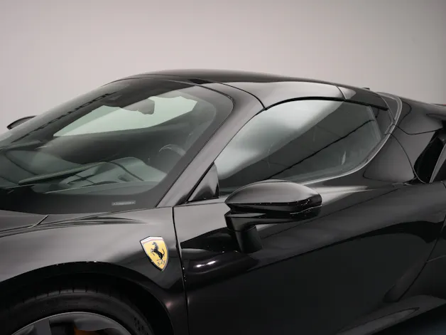 FERRARI SF90 Spider *CH-Fahrzeug* *Nero Daytona* *Carbon*