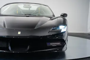 FERRARI SF90 Spider *CH-Fahrzeug* *Nero Daytona* *Carbon*