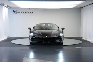 FERRARI SF90 Spider *CH-Fahrzeug* *Nero Daytona* *Carbon*