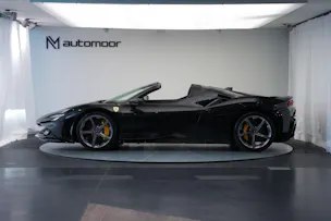 FERRARI SF90 Spider *CH-Fahrzeug* *Nero Daytona* *Carbon*
