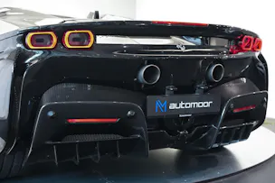 FERRARI SF90 Spider *CH-Fahrzeug* *Nero Daytona* *Carbon*