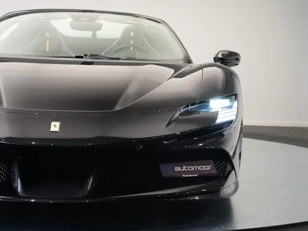 FERRARI SF90 Spider *CH-Fahrzeug* *Nero Daytona* *Carbon*