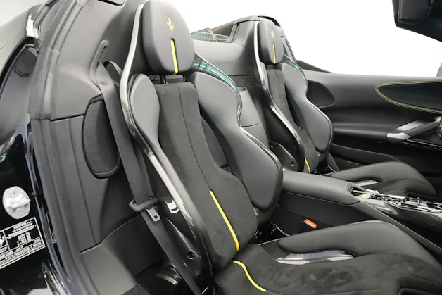 FERRARI SF90 Spider *CH-Fahrzeug* *Nero Daytona* *Carbon*