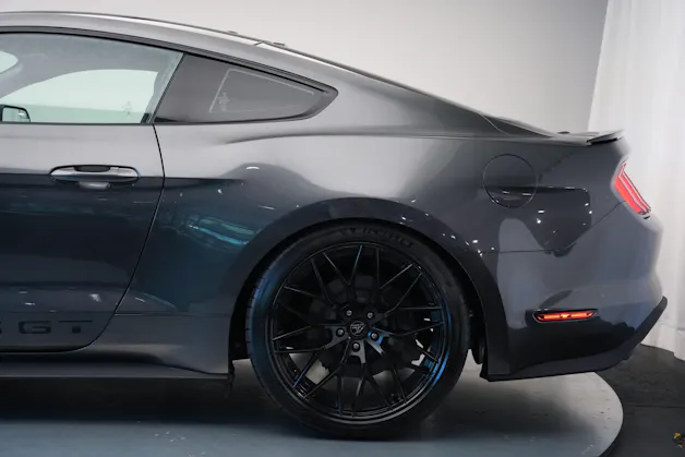 FORD Mustang Fastback 5.0 V8 GT Automat