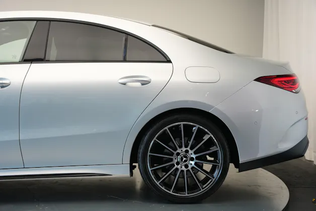 MERCEDES-BENZ CLA 200 AMG Line 7G-DCT