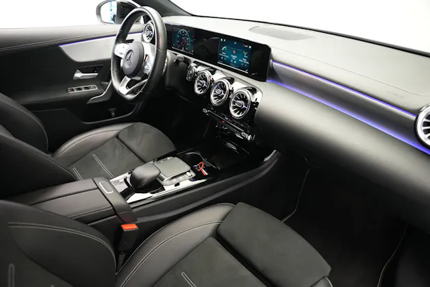 MERCEDES-BENZ CLA 200 AMG Line 7G-DCT