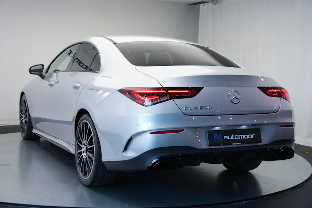 MERCEDES-BENZ CLA 200 AMG Line 7G-DCT