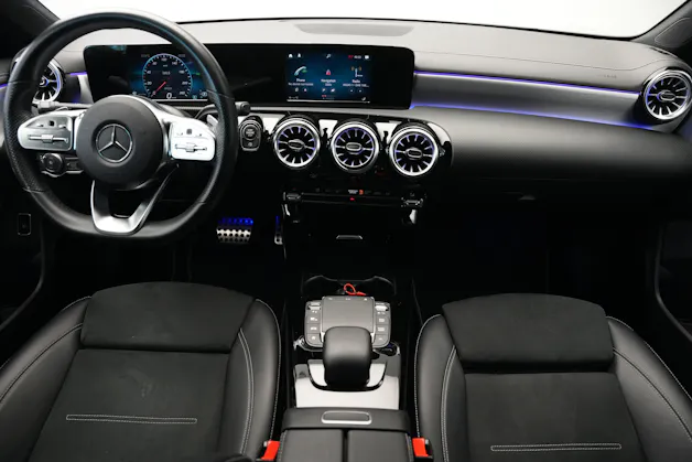 MERCEDES-BENZ CLA 200 AMG Line 7G-DCT