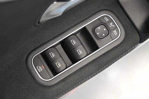 MERCEDES-BENZ CLA 200 AMG Line 7G-DCT