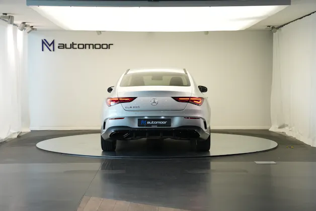 MERCEDES-BENZ CLA 200 AMG Line 7G-DCT