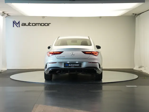 MERCEDES-BENZ CLA 200 AMG Line 7G-DCT