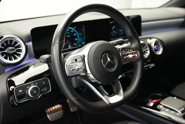 MERCEDES-BENZ CLA 200 AMG Line 7G-DCT