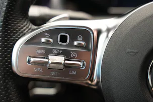 MERCEDES-BENZ CLA 200 AMG Line 7G-DCT