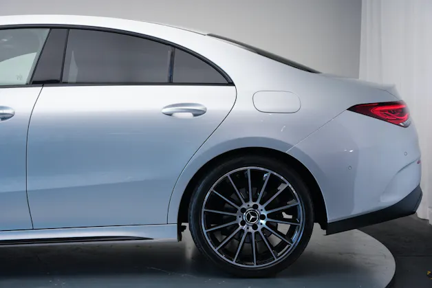 MERCEDES-BENZ CLA 200 AMG Line 7G-DCT
