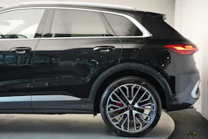 AUDI SQ5 TFSI quattro S-tronic *Luftfederung* *Panorama* *Leder* *HuD*