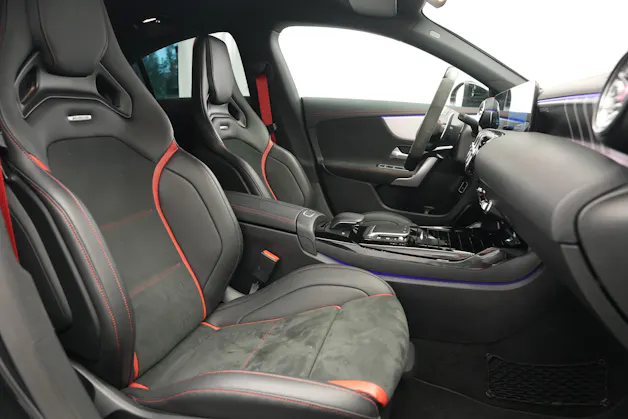 MERCEDES-BENZ CLA 45 S AMG 4Matic+ 8G-DCT *CH-Fahrzeug* *Aero Paket* *Schalensitze*