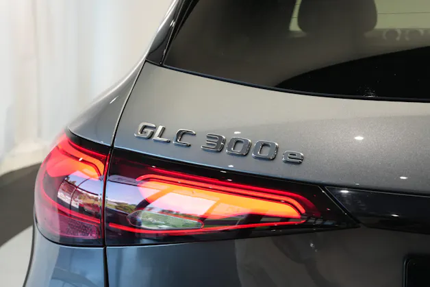 MERCEDES-BENZ GLC 300 e 4Matic 9G-Tronic *CH-Fahrzeug* *AHK*