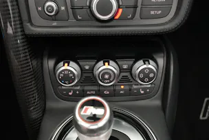 AUDI R8 Spyder 5.2 S-Tronic *Carbon* *B&O* *Keramik*