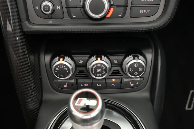 AUDI R8 Spyder 5.2 S-Tronic *Carbon* *B&O* *Keramik*