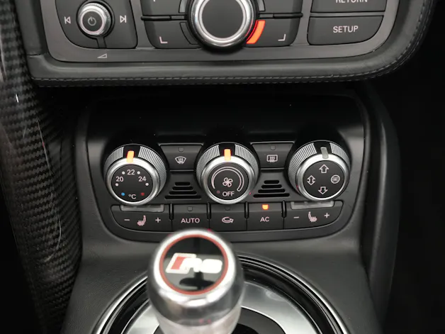 AUDI R8 Spyder 5.2 S-Tronic *Carbon* *B&O* *Keramik*